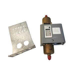 Johnson Controls Penn P74DA-18 Differential Low Pressure HK06CA402 8 - 60 PSI